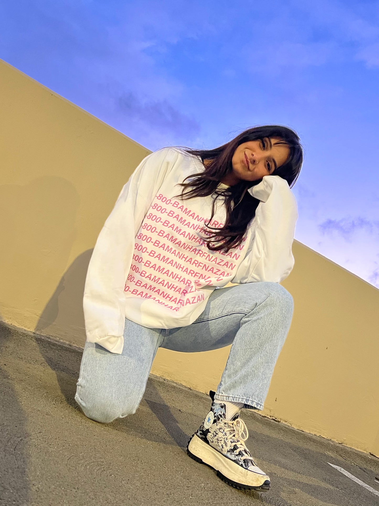 1-800-BMHN Crewneck | White