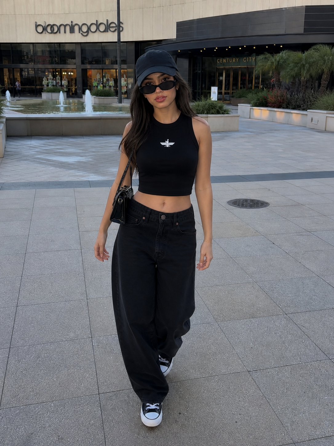 Farvahar Cropped Tank - Black